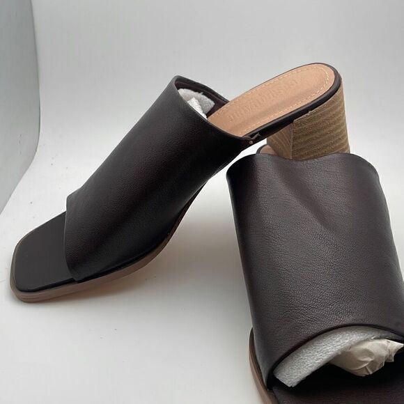 CUSHIONAIRE Women's One Band Dress Sandal SIZE 8 WIDE BROWN - Picture 5 of 7